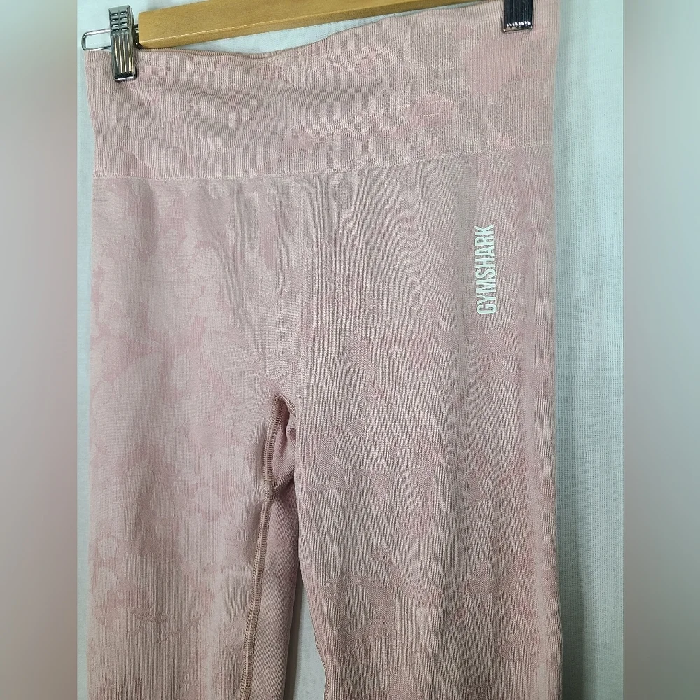 Gymshark adapt seamless leggings in light pink camo- Size medium women's - Picture 4 of 8